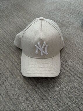 New York Yankees New Era 9Forty A-Frame Beige hat